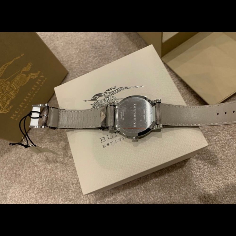 Embossed Beige Dial Stainless Steel Watch BU902 - Picture 6 of 10